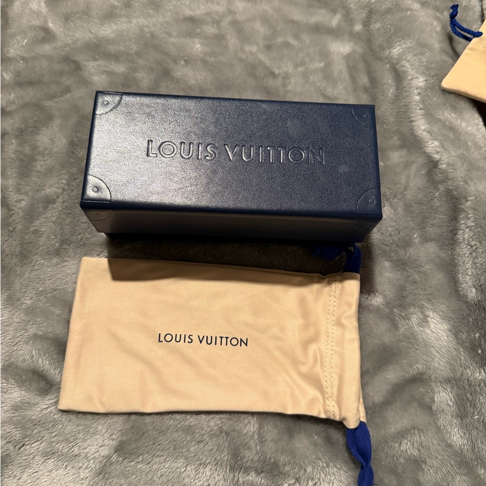 Authentic Louis Vuitton sunglasses case with dust bag